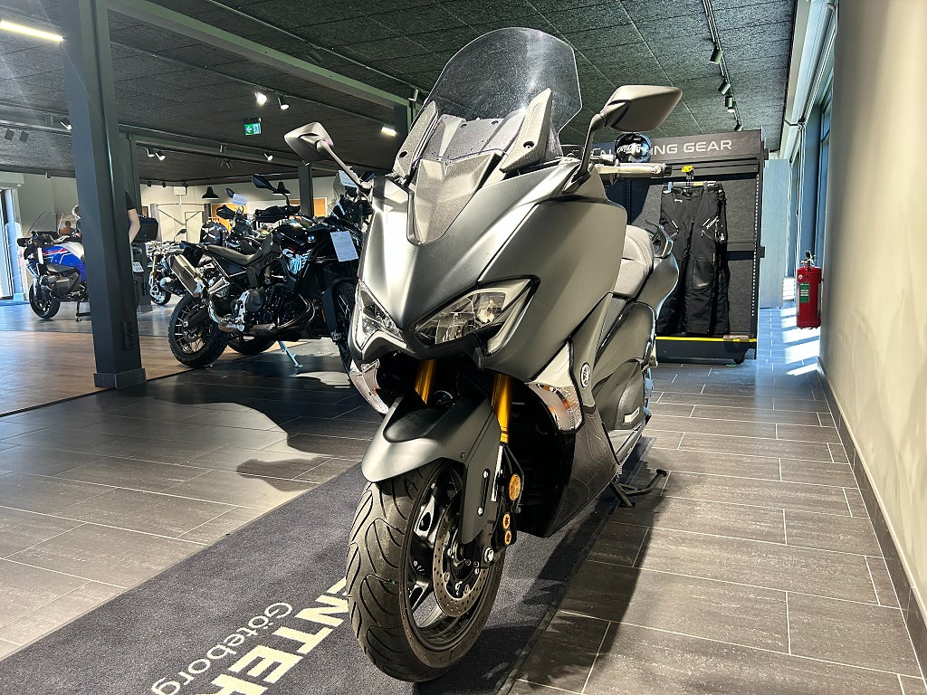 Yamaha T-Max 500 DX 3,45%/20 mil/Nyservad