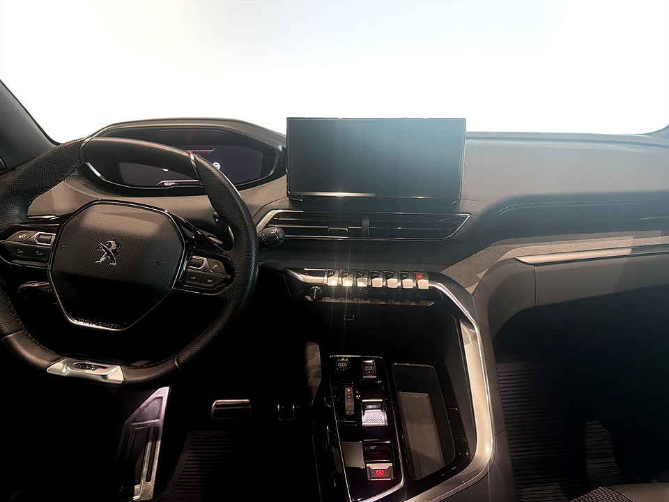 Bild på Peugeot 5008 GT 1.2 PT 130hk Aut 7-SITS B-KAMERA CARPLAY