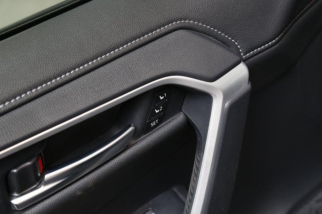 Toyota RAV4 Hybrid AWD-i E-CVT Executive Premium Dragkrok 2024