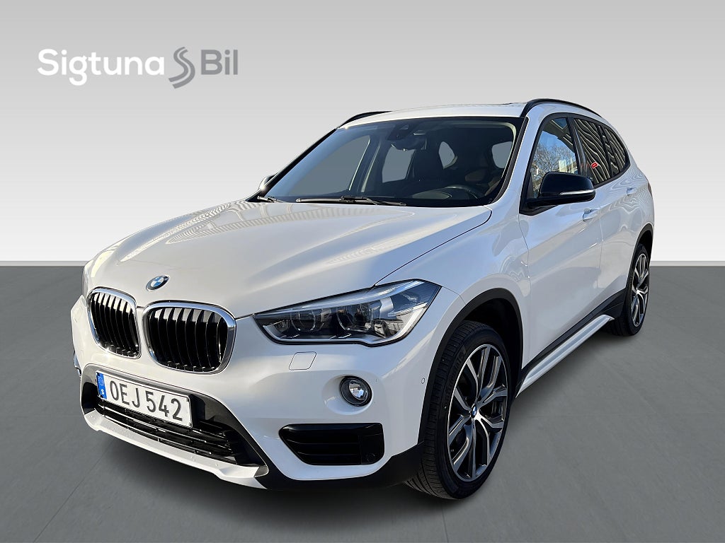 BMW X1 xDrive20d 190hk / Panorama / Head-Up / Backkamera