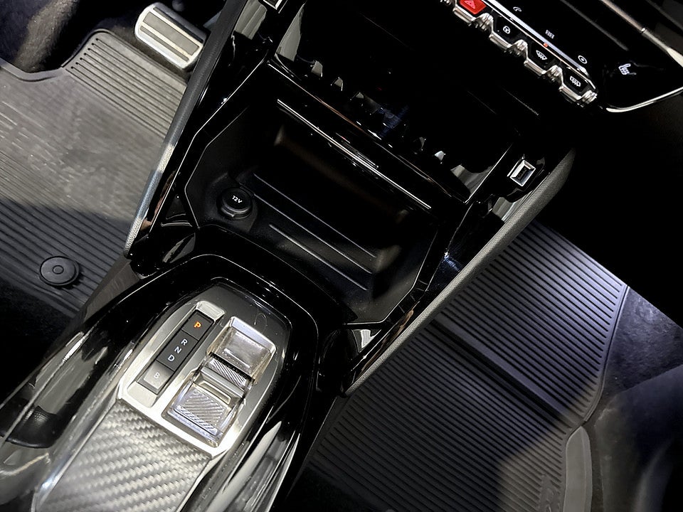 Bild på Peugeot E-208 GT Pack 50kWh 136hk Aut B-KAMERA CARPLAY