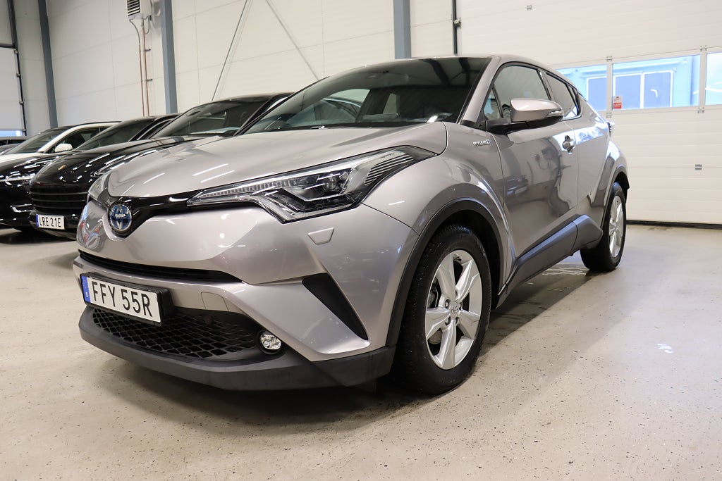 Toyota C-HR Hybrid Executive JBL Läder Blis Keyless 122hk