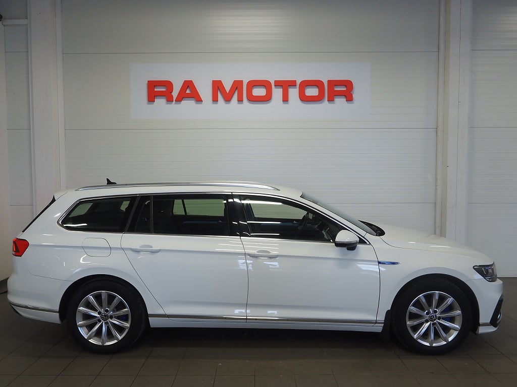 Volkswagen Passat SC GTE 1.4 TSI Plug-in Drag Cockpit Värmare Keyless GPS