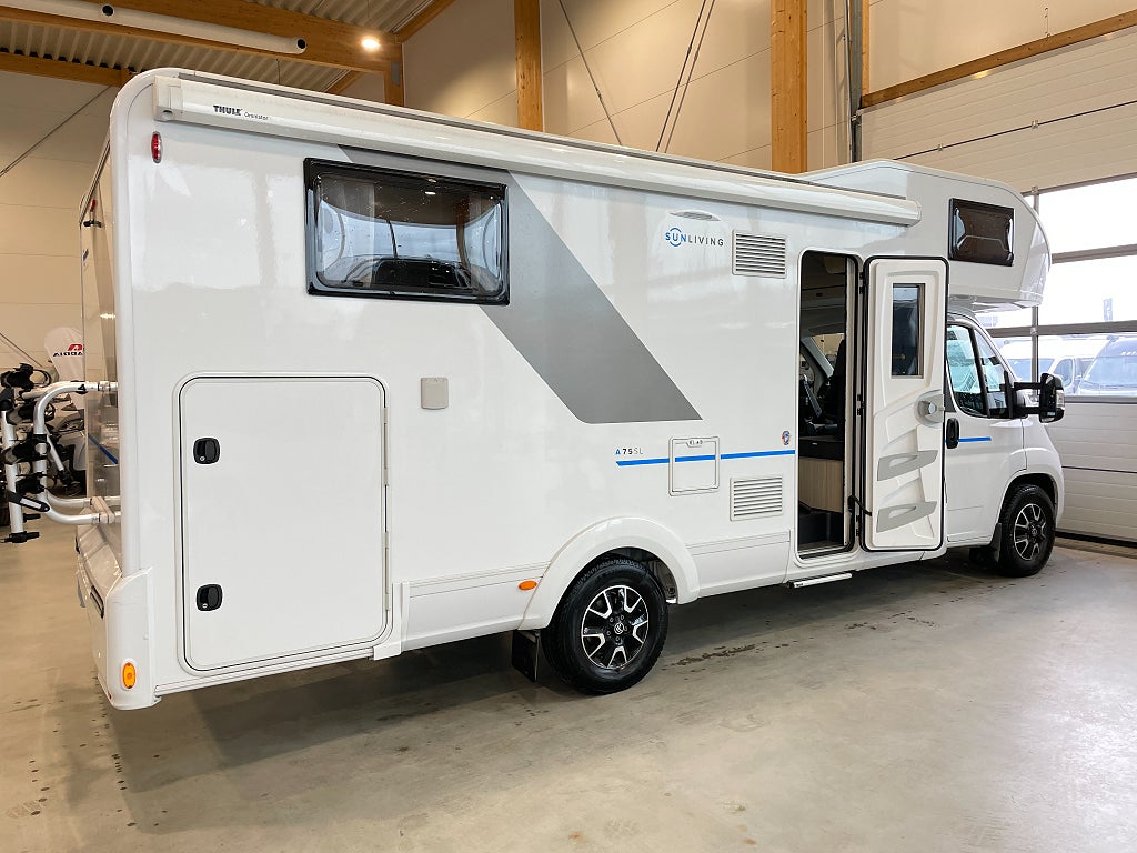 Sun Living A 75 SL / B-körkort/5 bältad/Långbädd/Garage/El-Patron/Fint skic - Sun Living
