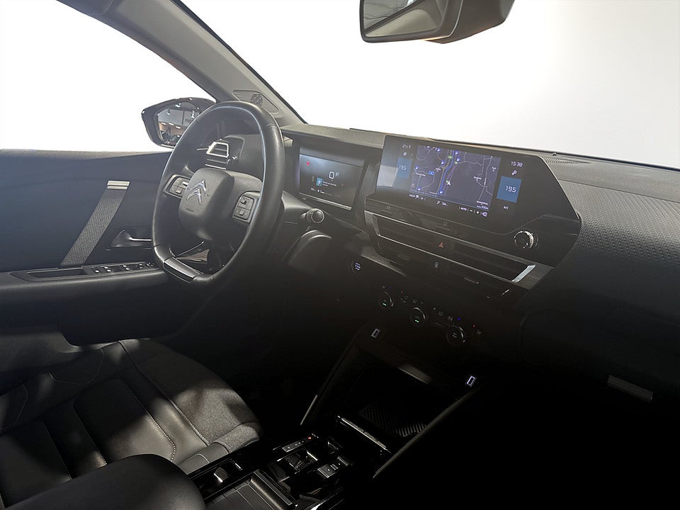 Bild på Citroën C4 Shine 1.2 PT 155hk Aut B-KAMERA CARPLAY NAVI