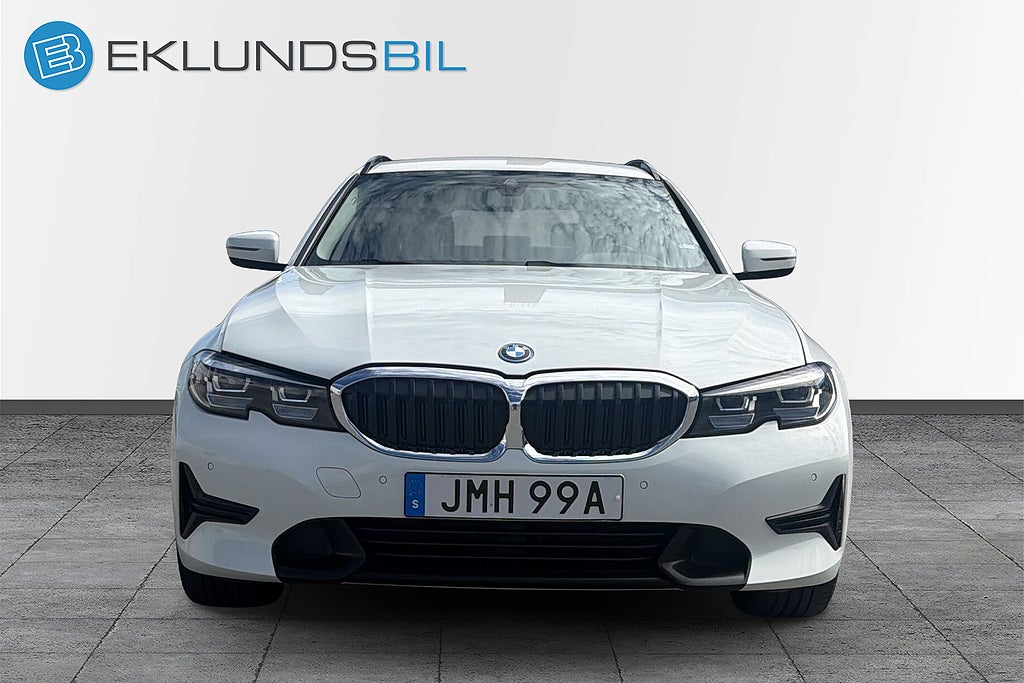 BMW 330e 2022