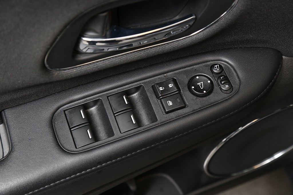 Honda HR-V 1,5 i-VTEC Elegance AUT Navi Kamera PDC Blåtand