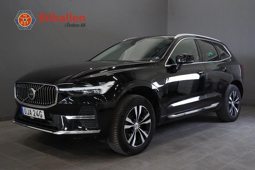 Volvo XC60 Recharge T6 AWD Core /Komfortstol Läder Panorama Drag
