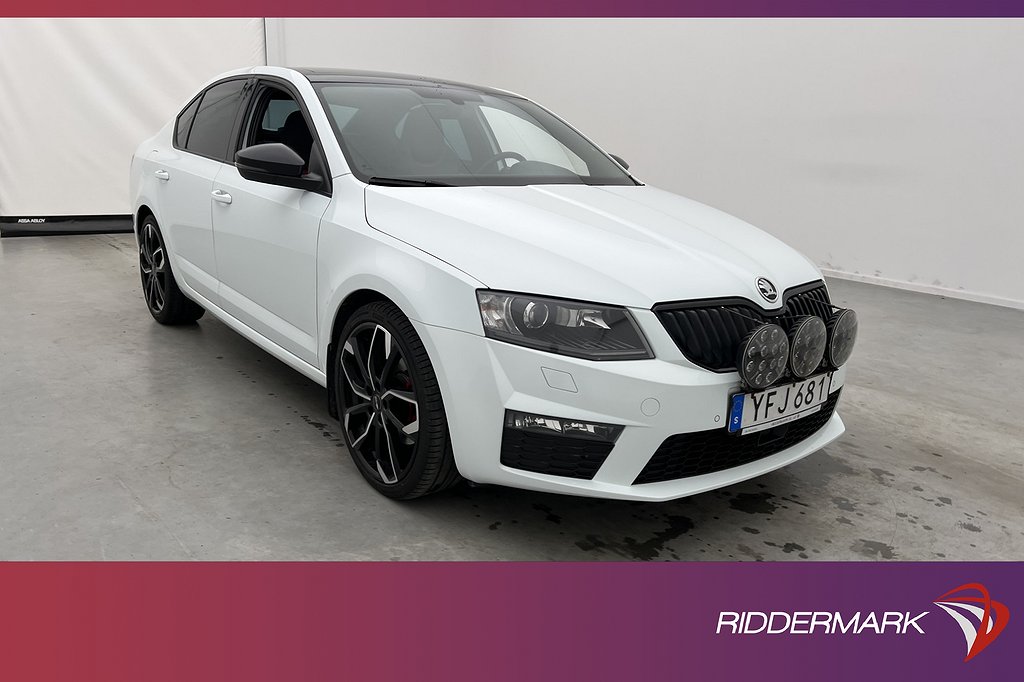 Skoda Octavia RS 4x4 184hk Värm Canton Taklucka Kamera Navi