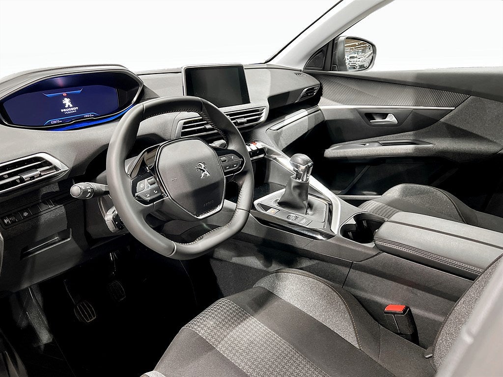 Bild på Peugeot 5008 Active 1.2 PT 130hk - P-SENSORER, CARPLAY