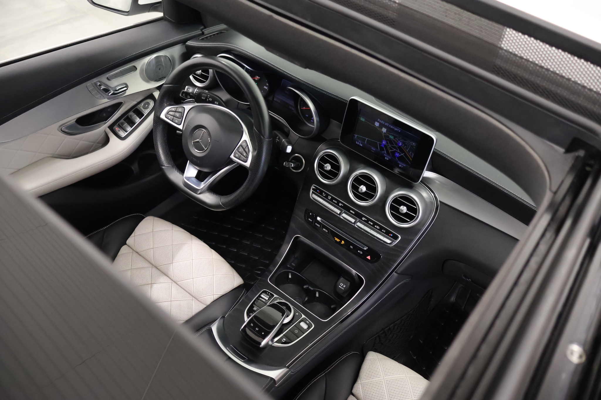 Mercedes-Benz GLC 2016, bild 7/10