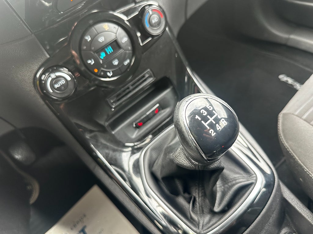 Ford Fiesta 5-dörrar 1.25 Titanium 12 MÅNADERS GARANTI