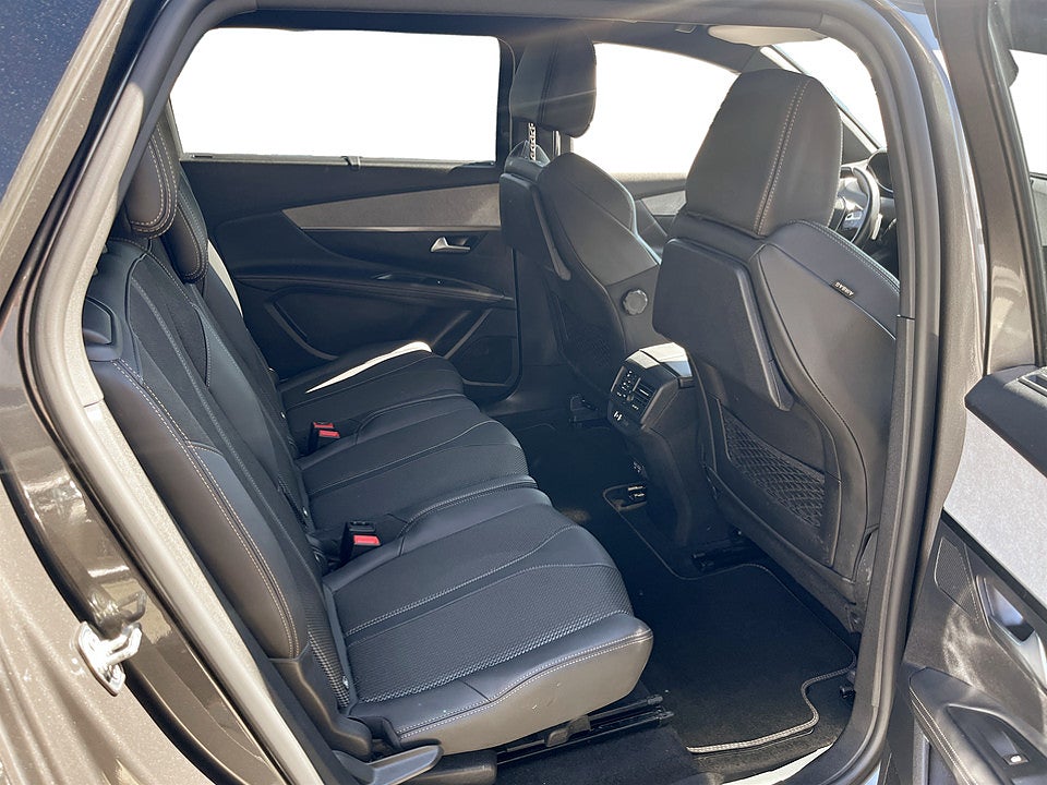 Bild på Peugeot 5008 GT 1.2 PT 130hk Aut 7-SITS B-KAMERA CARPLAY