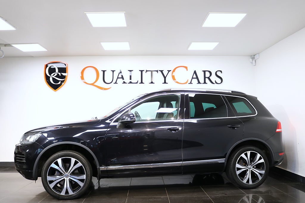 Volkswagen Touareg 2012 - miniatyr 2