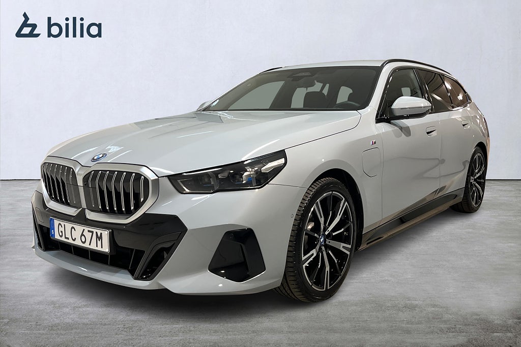 BMW 530e xDrive Touring M Sport / Innovation / Travel / 360 kam