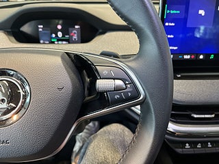 Skoda Enyaq Coupé 85x AWD 82kWh Dragkrok/Kamera/Navi/MOMS – bild 18