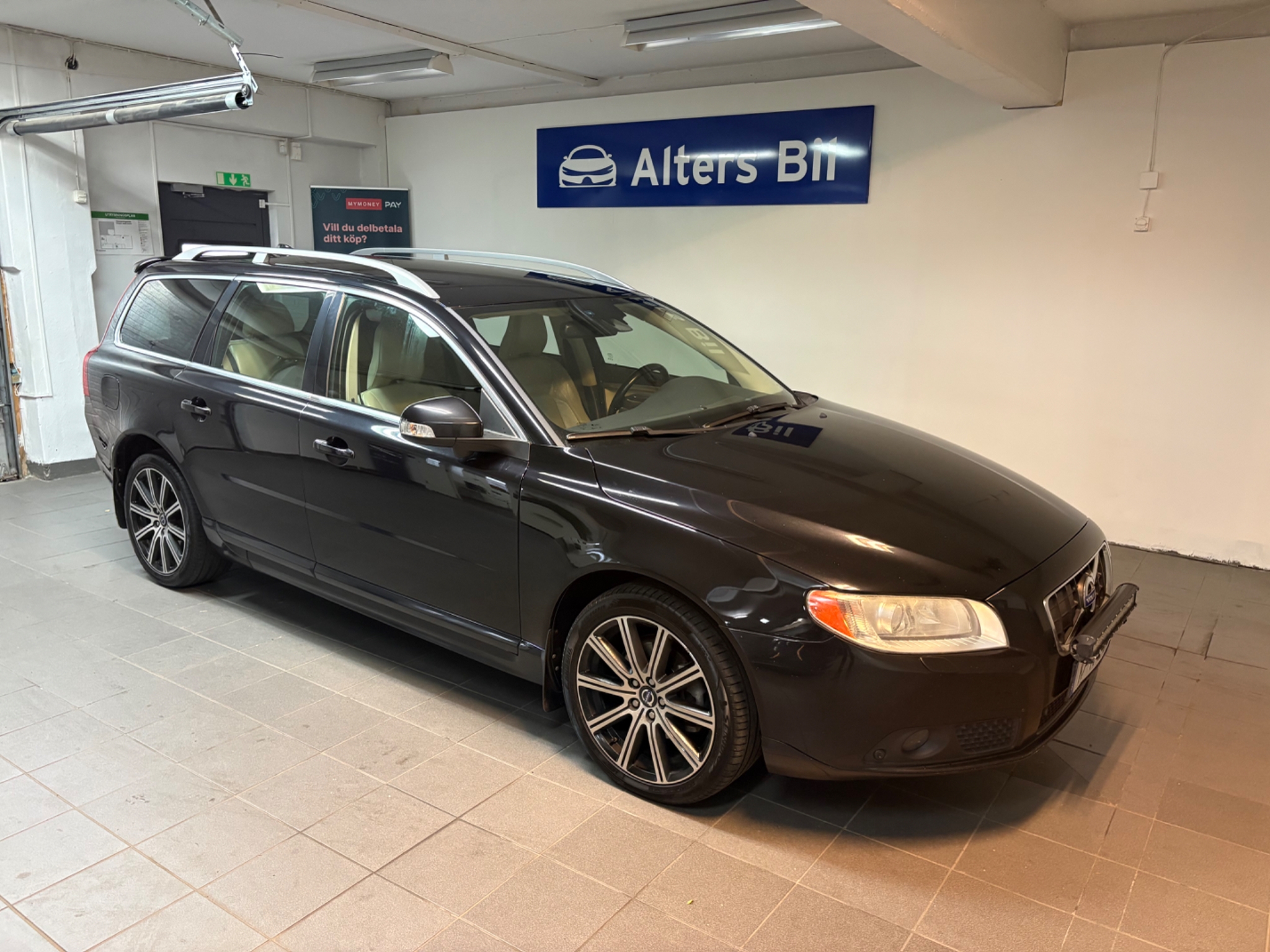 Volvo V70 2011, photo 2/10