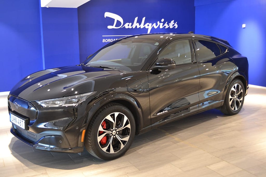 Ford Mustang Mach-E Standard Range AWD 4,95% Ränta Teknik-pkt Backkamera