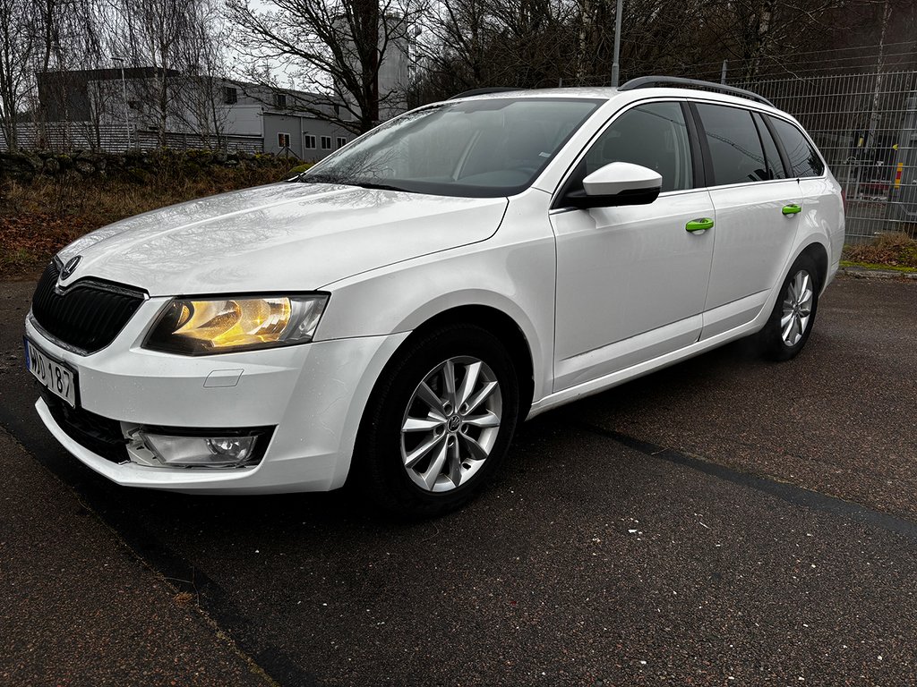 Skoda Octavia Kombi 1.4CNG Värmare Backkamera Euro6 VAT/MOMS