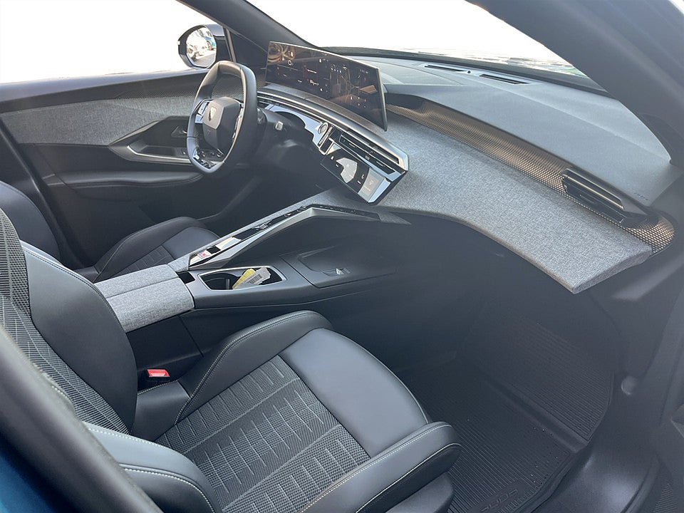 Bild på Peugeot 3008 GT Hybrid 1.2 PT 145hk Aut B-KAMERA CARPLAY