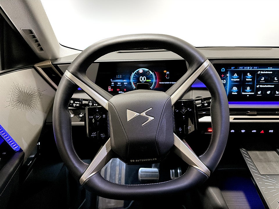 Bild på DS N°8 Étoile 97.2 kWh 349hk Aut AWD B-KAMERA CARPLAY PANO