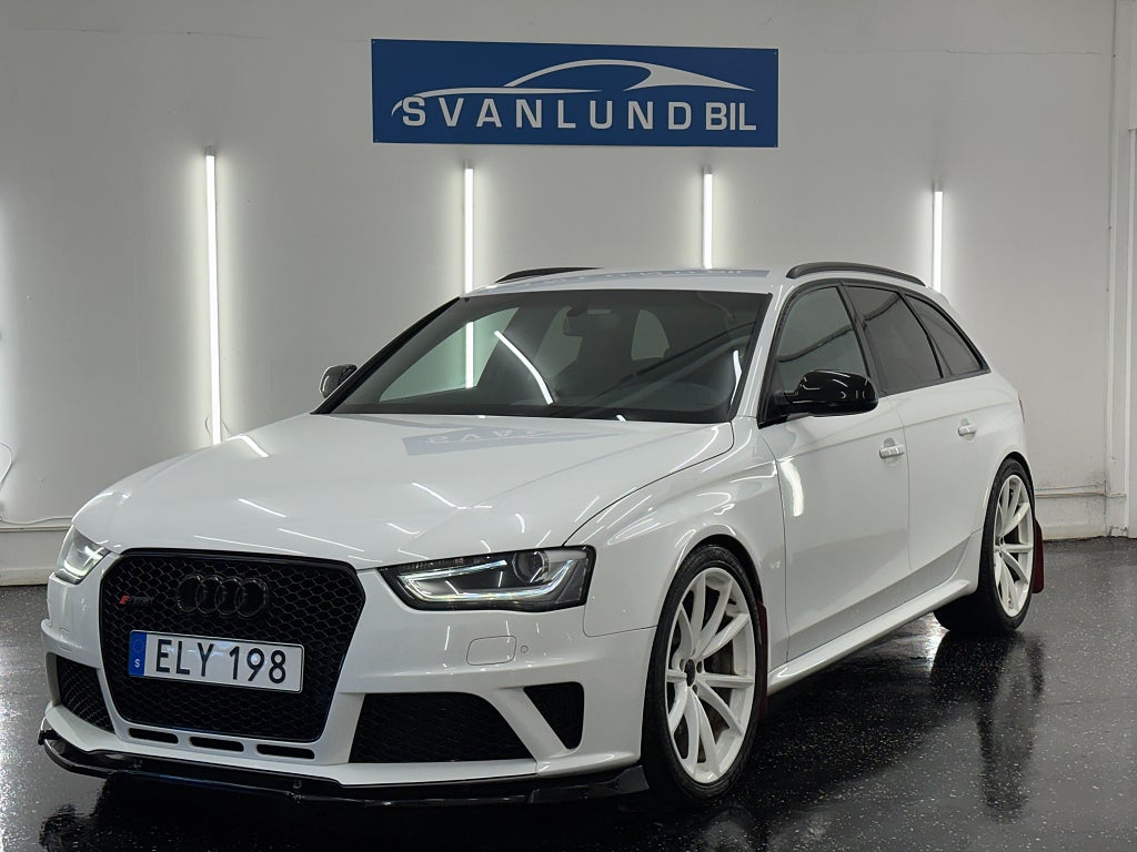 Audi RS4 Avant 4.2 FSI V8 quattro S Tronic / DTM LOOK