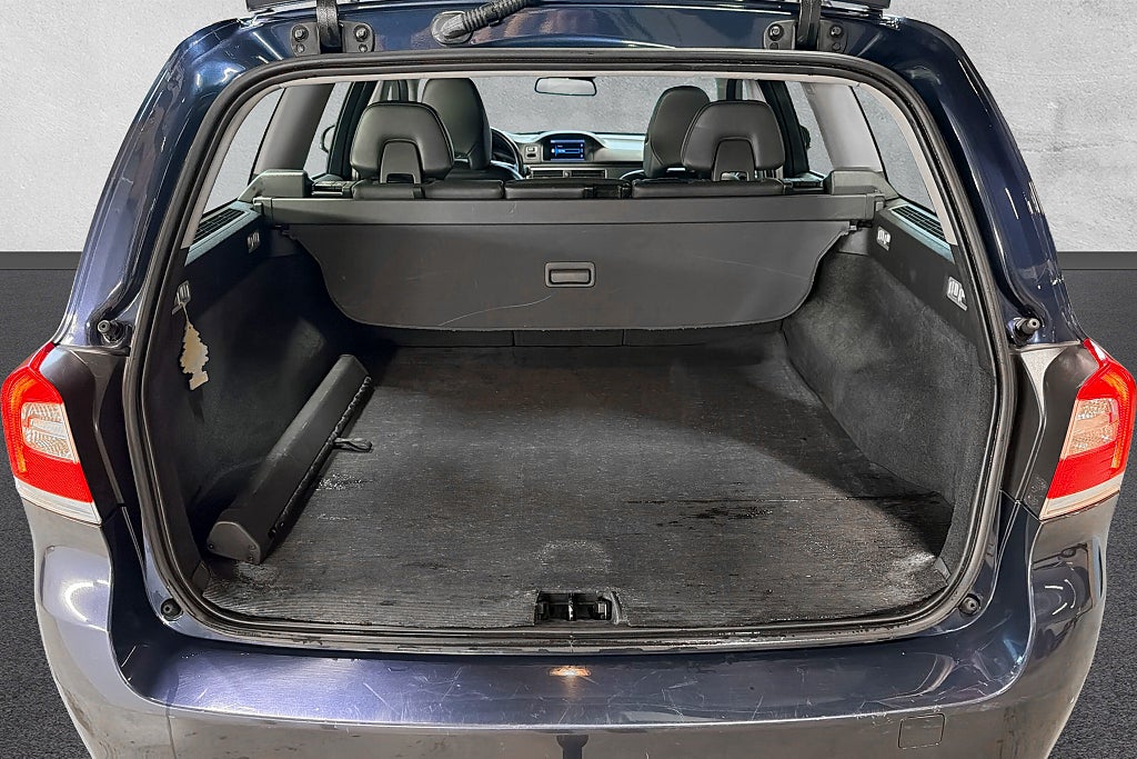Volvo V70 D3 Momentum 2-Ägare Dragkrok Kamrembytt Välservad