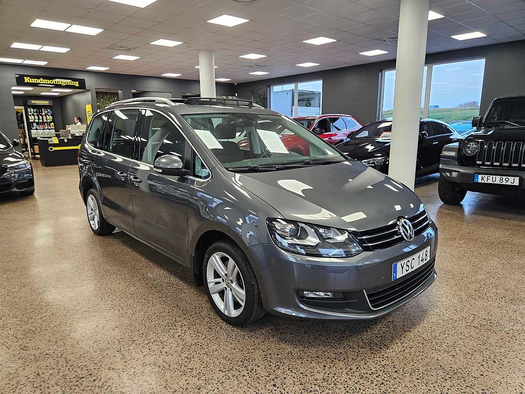 Volkswagen Sharan 7-seater 2.0 TDI / Drag / Pano / Kamera / Värmare / CarPlay