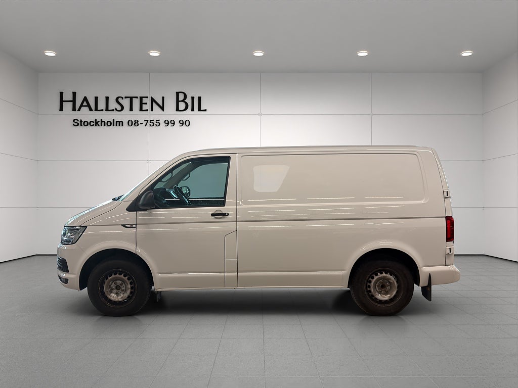 Volkswagen Transporter T30 2.0 TDI BMT 150hk Värmare Drag CarPlay Nyserv Moms
