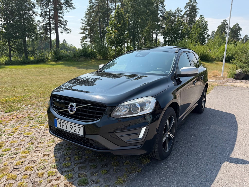 Volvo XC60 D4 AWD 190hk R-Design PRO Pano Värmare Kamera Navi VOC