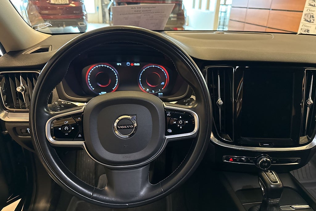 Volvo V60 D3 AWD Automat Momentum Navi Drag Kamera Värmare miniatyr 7