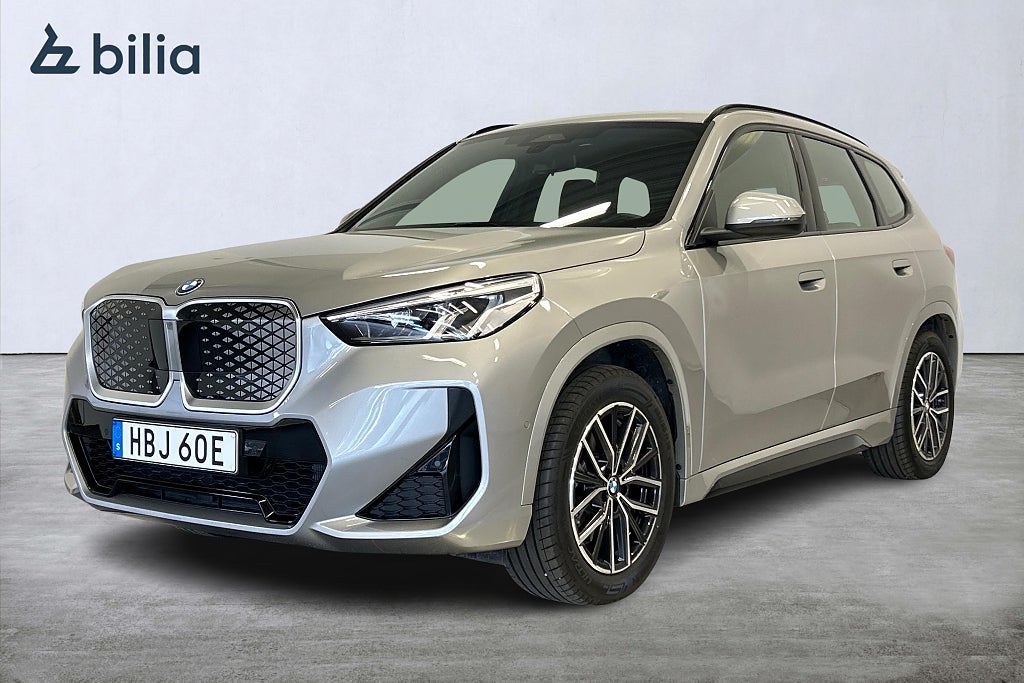 BMW iX1 xDrive30/M Sport/Drag/B-Kamera/DEMO