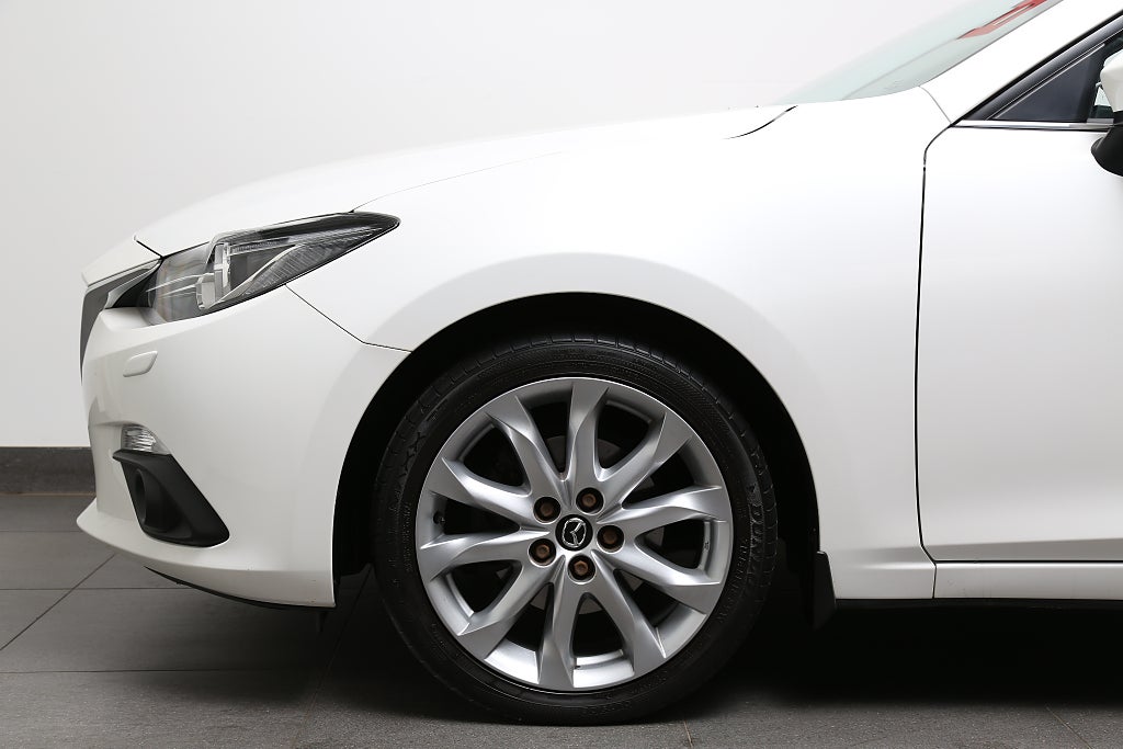 Mazda 3 2,2 DE SKYACTIV-D Vision 150hk Navi P-sensor Drag 2015