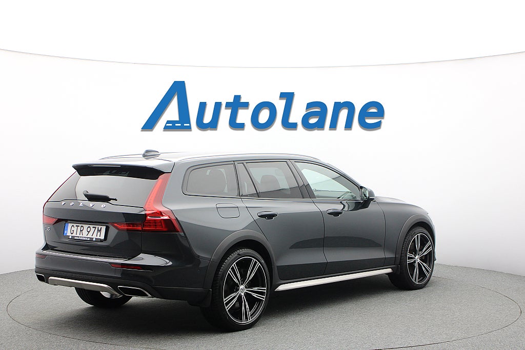 Volvo V60 Cross Country D4 AWD B&W, 360°,  Skinn, 20", Drag, HUD, BLIS