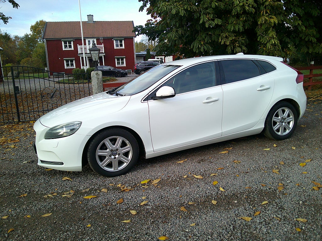 Volvo V40 D2 Momentum Euro 5*besik*finans*gårbra