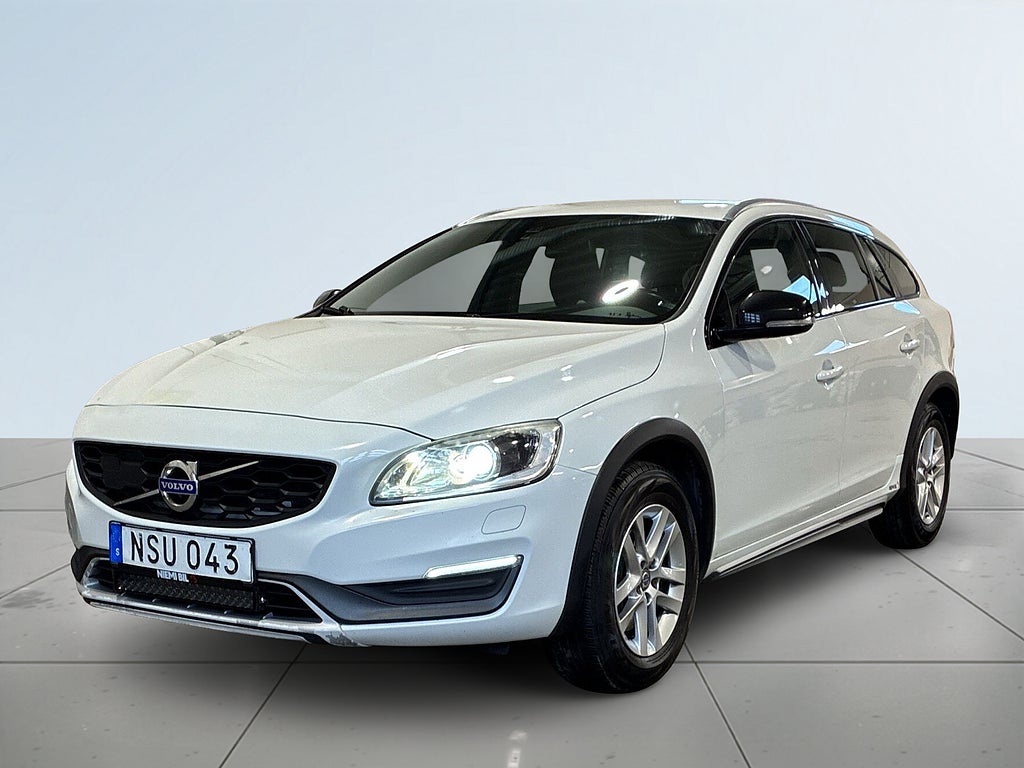 Volvo V60 Cross Country D4 AWD Aut Momentum Business Drag Värmare Psens S&V