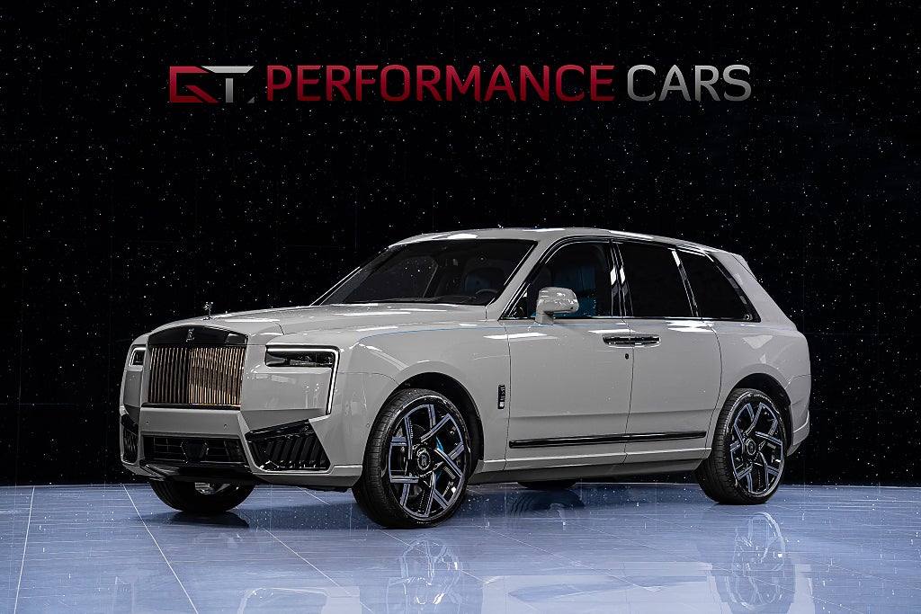 Rolls-Royce CULLINAN Black Badge Series II MOMS 23" Turchese Stars Fascia 3.99% 