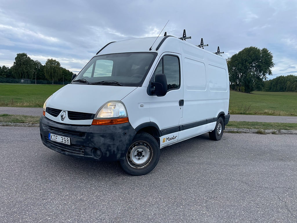 Renault master 3.5 T 2.5 dCi Euro 4 låg mil