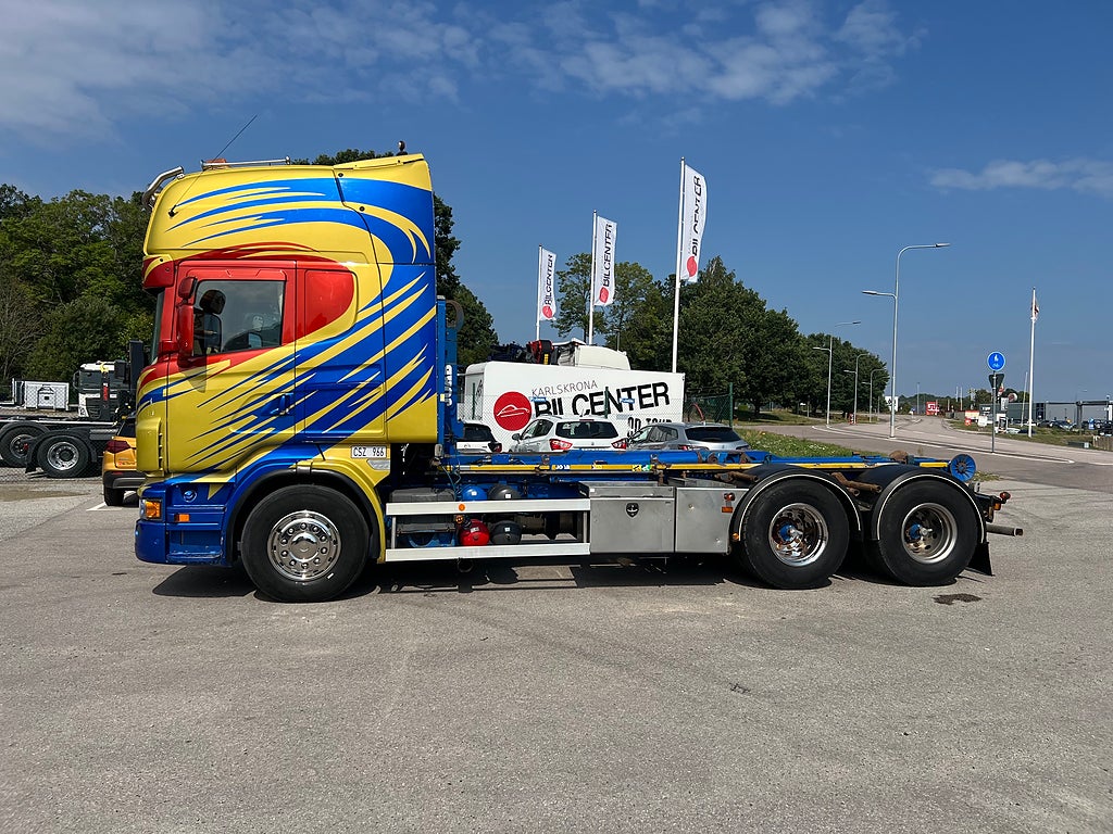 Scania R560 V8 6x4 Tandem, Lastväxlare