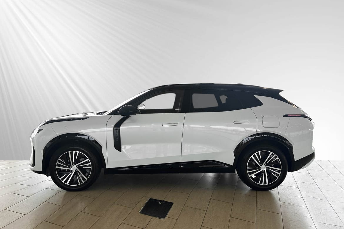 Lynk & Co 08 Core PHEV 2025, bild 2/10