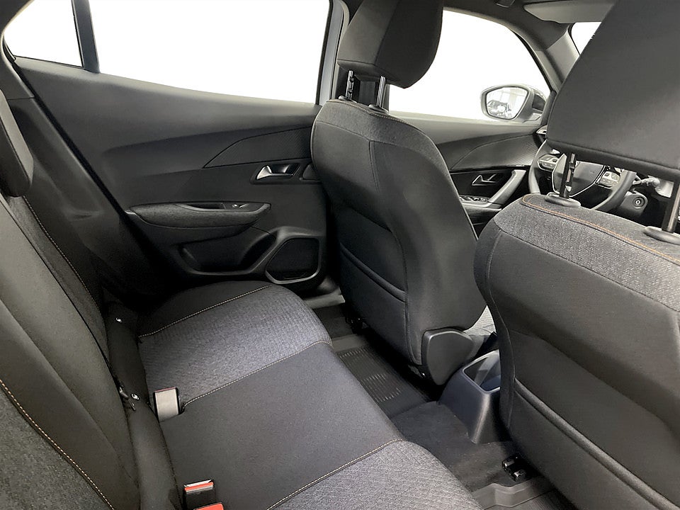 Bild på Peugeot 2008 Style Winter Edition 1.2 PT 100hk B-KAMERA NAVI