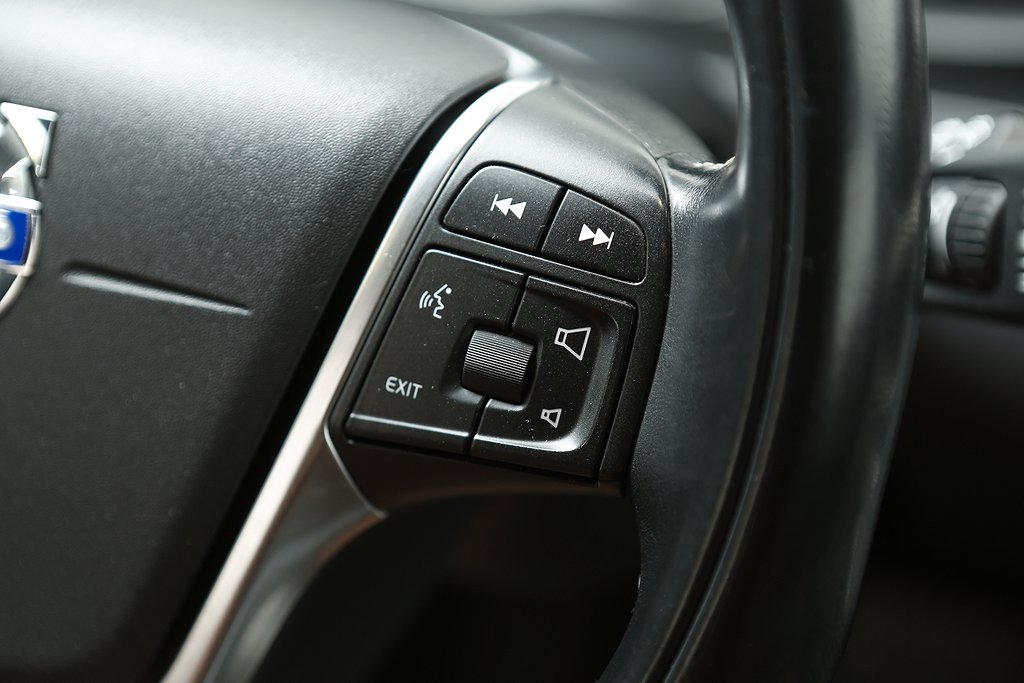 Volvo V60 D6 Plug-in Hybrid Momentum AWD Aut Skinn VOC Drag 2014