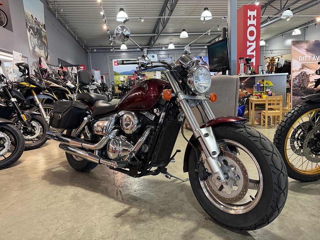 Suzuki VZ800 Marauder 