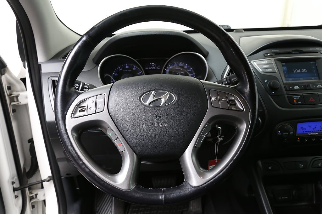 Hyundai ix35 2,0 GDI 166hk Business Automat Nybesikt Drag 2014