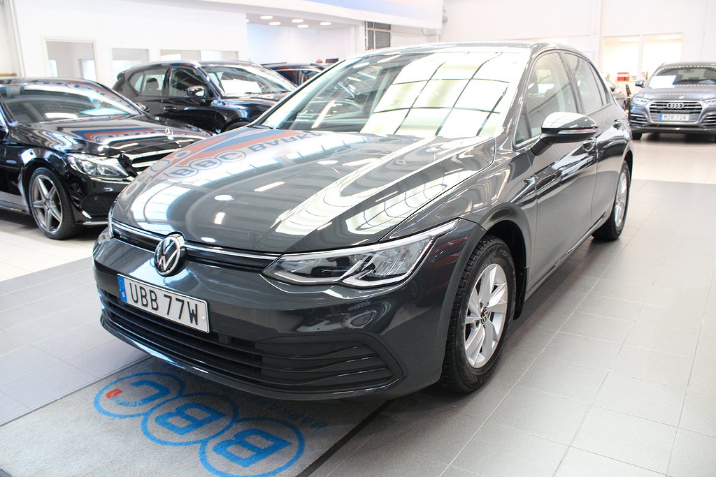 Volkswagen Golf 1.0 TSI 110hk Cockpit Navi Rattvärme Euro 6