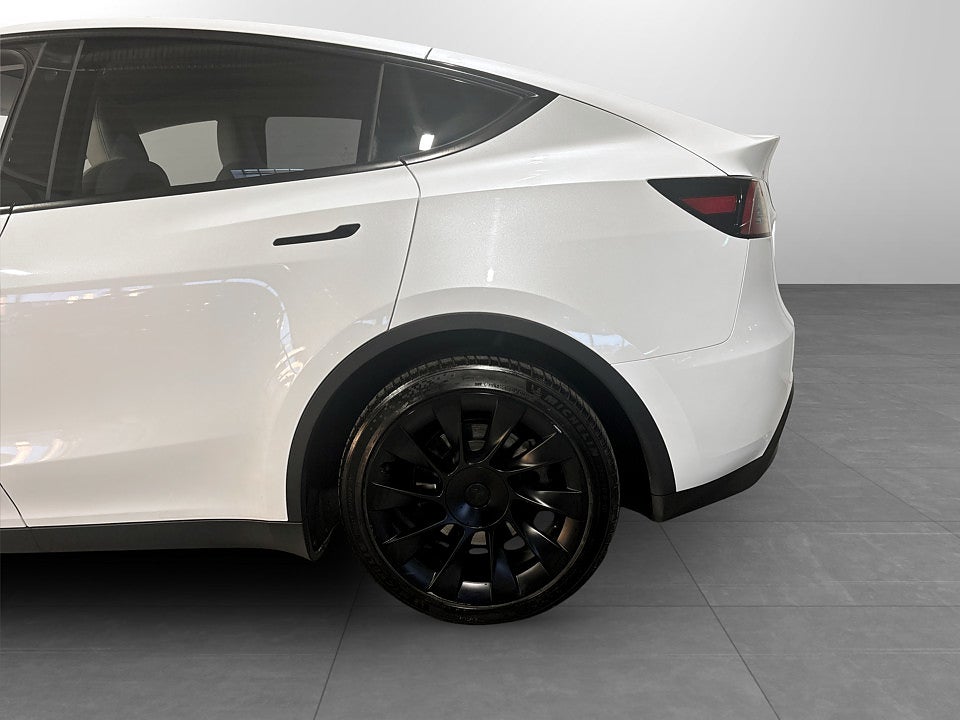 Bild på Tesla Model Y Standrad Range 299hk Aut RWD 360° KAMERA ELSTOL