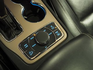 SUV Jeep Grand Cherokee 25 av 33