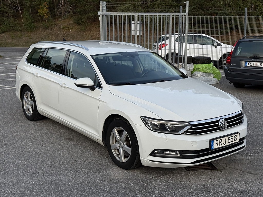 Volkswagen Passat Sportscombi 2.0 TDI 150hk Drag Kamera Nyservad Se-Spec