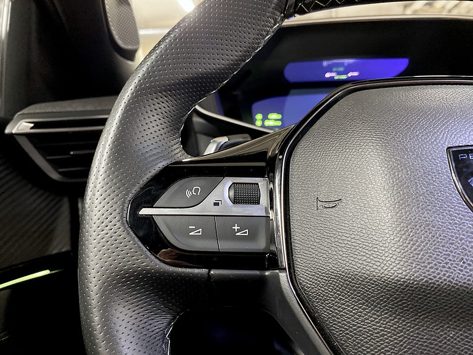 Bild på Peugeot 2008 GT 1.2 PT 130hk Aut - B-KAMERA, ELSTOL