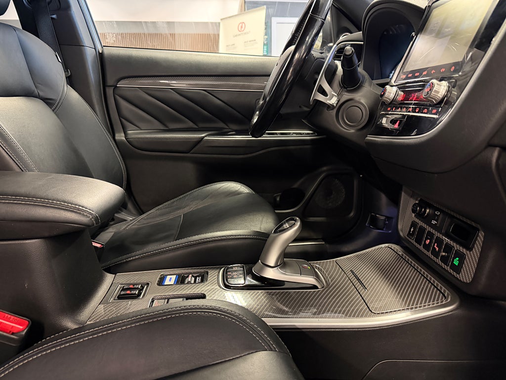 Mitsubishi Outlander 2020 - miniatyr 25